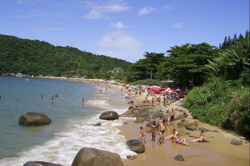 praia-de-laranjeiras-balneario-camboriu--sc-4